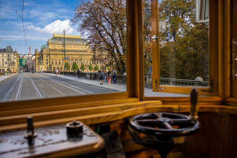 Montez à bord du tramway touristique de Prague