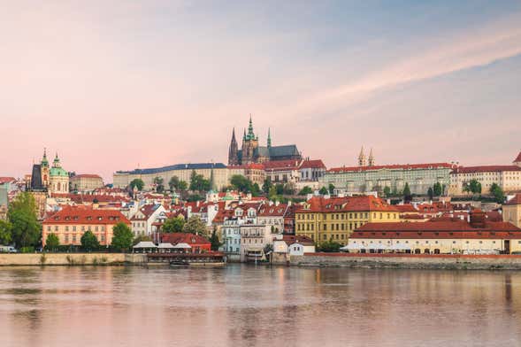 Balade en bateau vintage à Prague